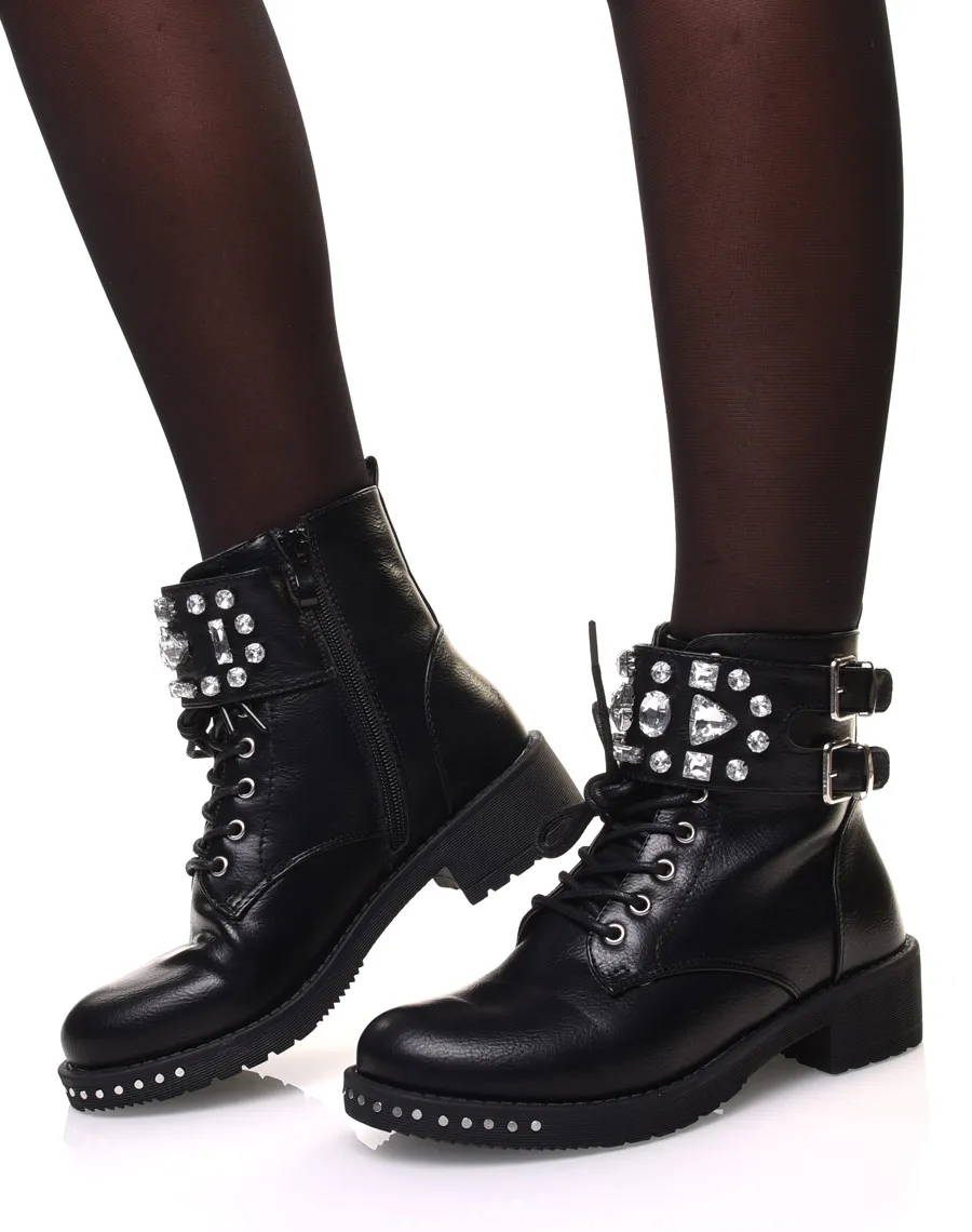 Bottines noires à lacet et détails diamants