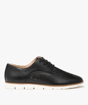 derbies femme a talon plat et dessus perfore noir derbies