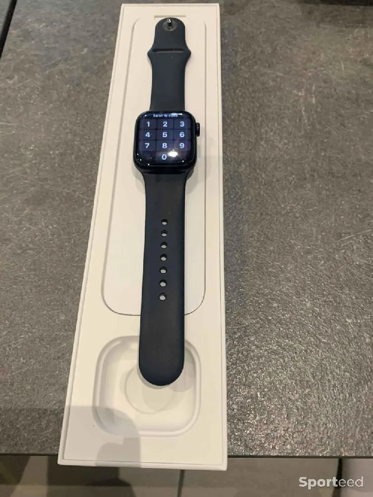 Montre Apple Watch série 7  d'occasion Ajouté le : 11/03/2024