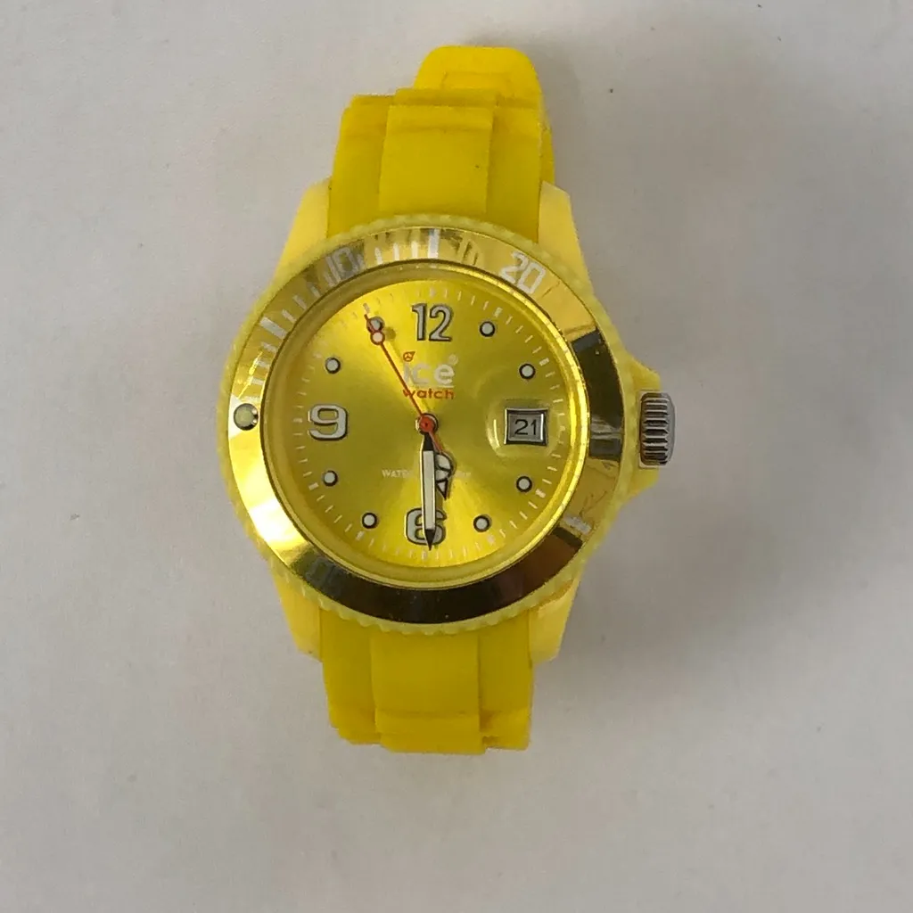 Montre femme - ICE WATCH jaune