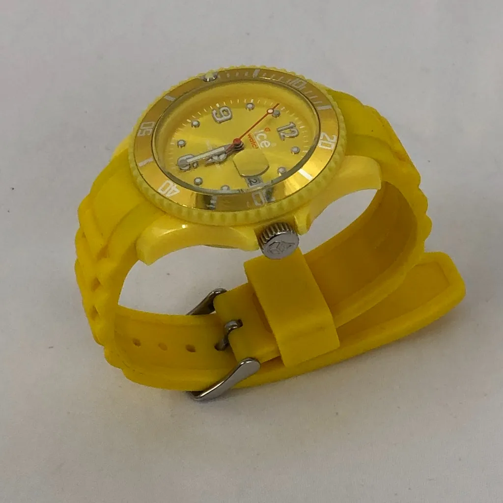 Montre femme - ICE WATCH jaune