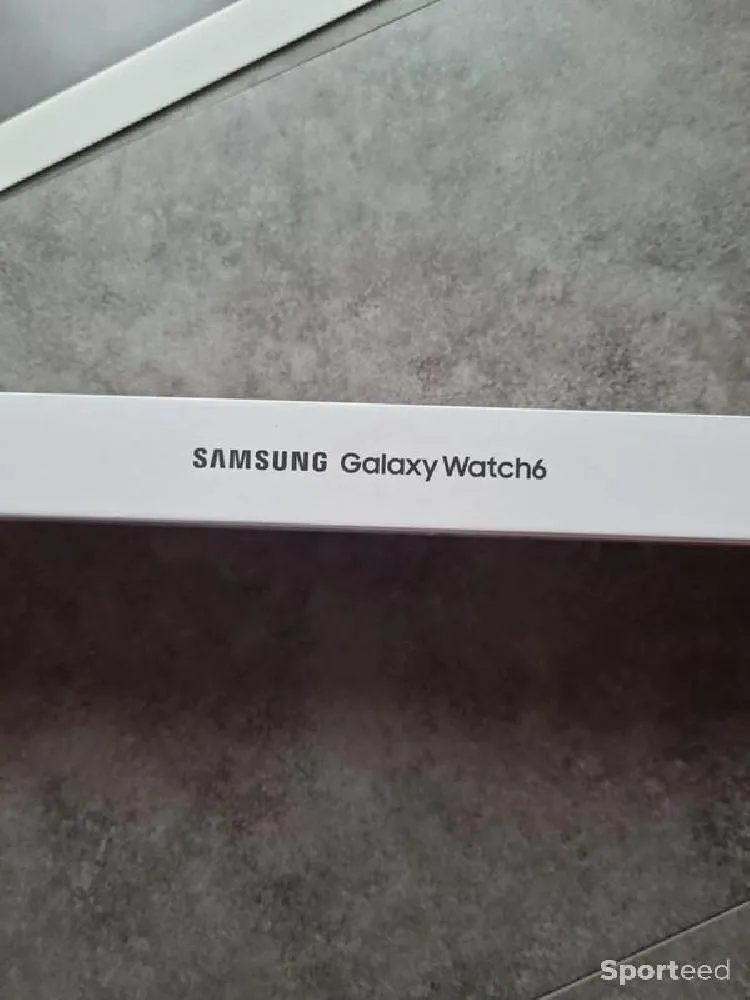 Montre Samsung Galaxy Watch 6 neuf Ajouté le : 10/03/2024